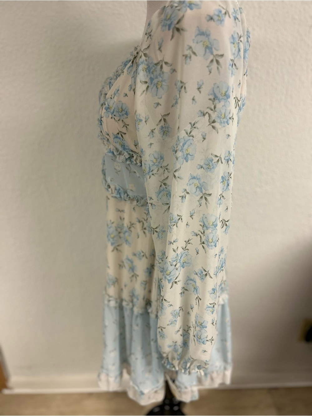 NWT Floral Sheer Smocked Waist Fairy Core Peasant Dress in Cream and Light Blu - Picture 3 of 4